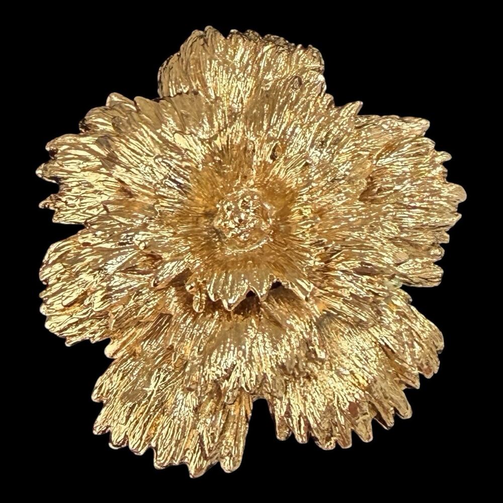 Vintage Monet Gold Tone Chrysanthemum Flower Brooch Dimensional Signed Large 2”